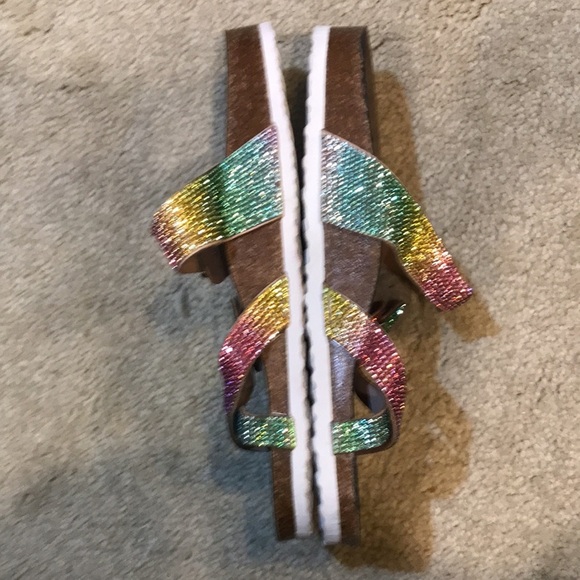 Madden girl Brycee Rainbow Bling Slip On sandals with Buckle Closure-Size 7.5 - Picture 3 of 7